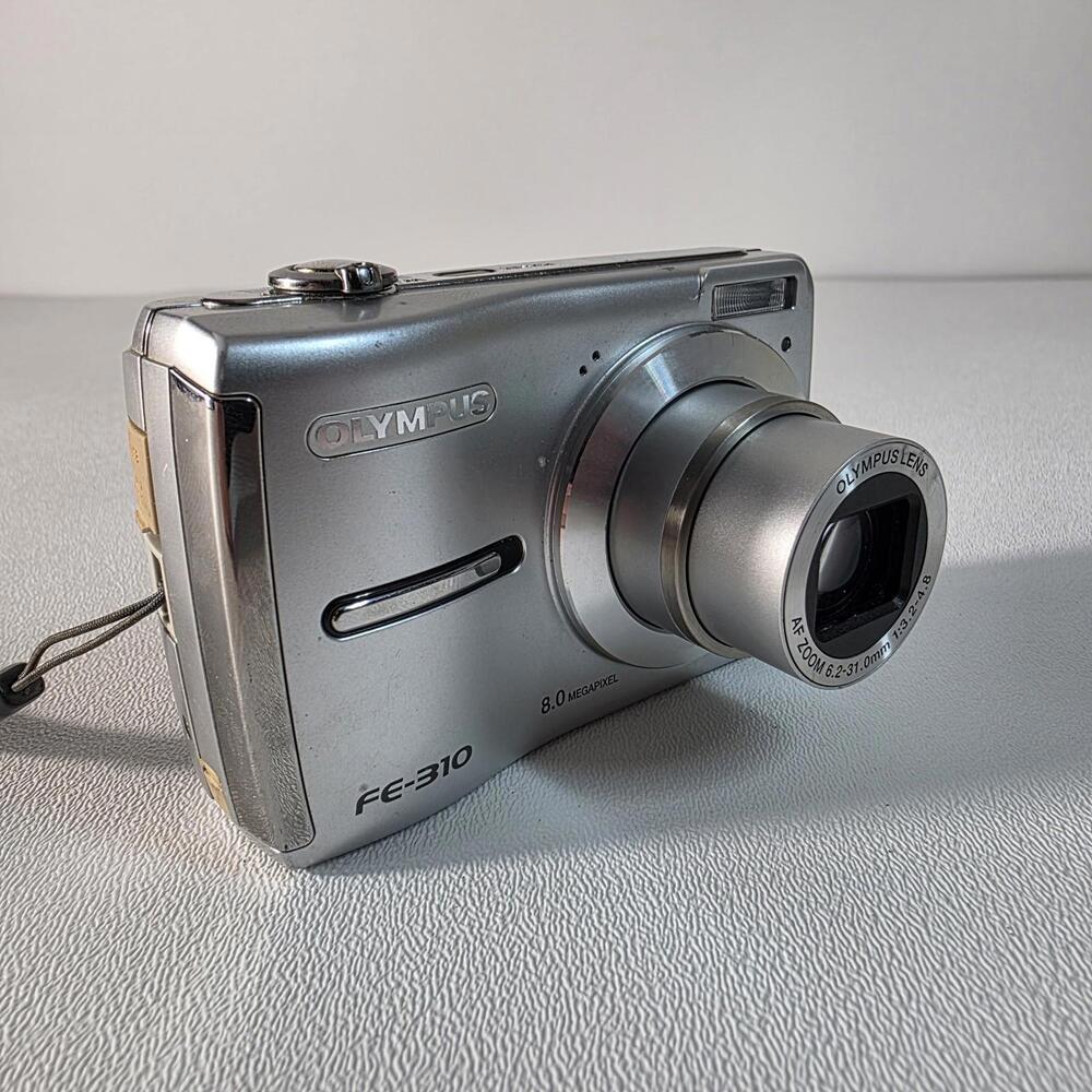 Olympus FE-310 Digital Camera 8.0MP 5x Optical Zoom Silver W/2GB XD Card Tested - Picture 3 of 9